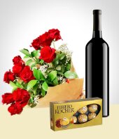 Felicitaciones - Combo Elegancia: Bouquet de 12 Rosas + Vino + Chocolates